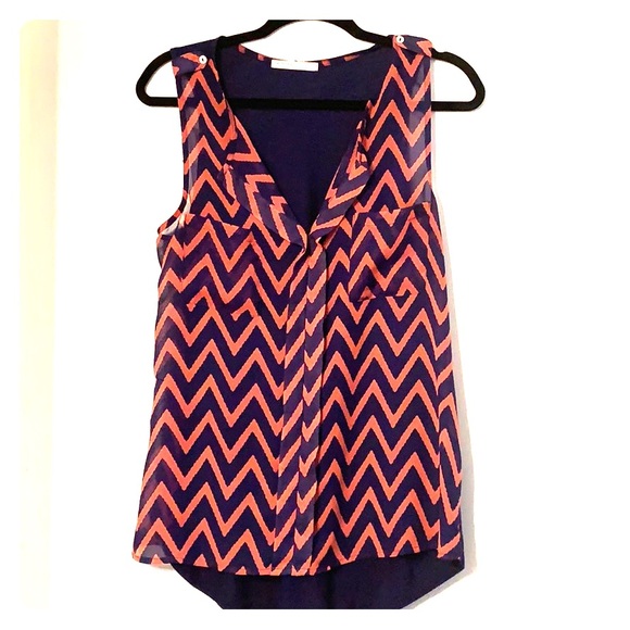Sleeveless Chevron Top - Picture 1 of 1